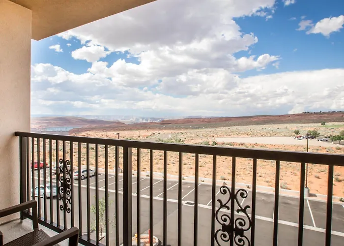 Sleep & At Powell Hotel 4*