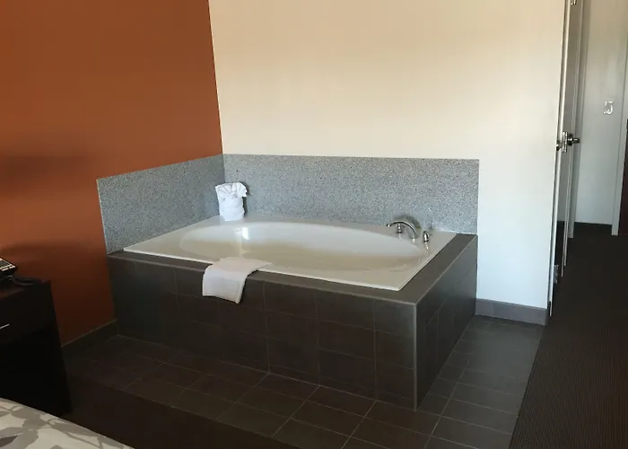 Sleep & At Powell 4*
